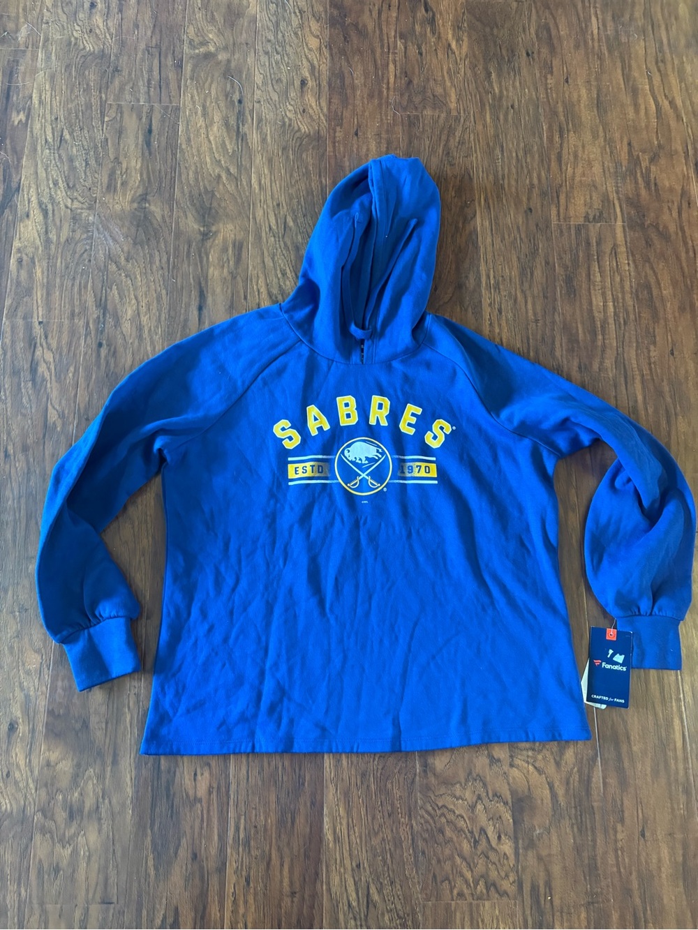 NWT Fanatics Buffalo Sabres NHL Hoodie Women’s Size XL